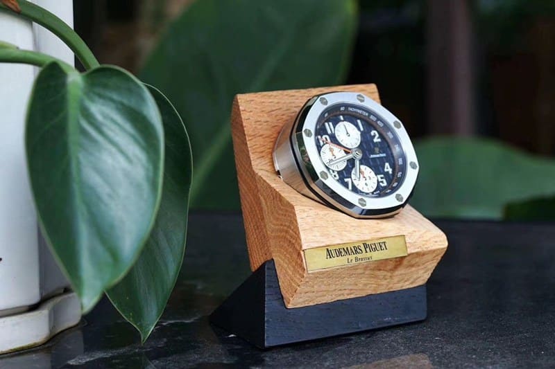 Audemars Piguet desk clock replicaRoyal Oak offshore 26470 desk clock ornament alarm clock front view