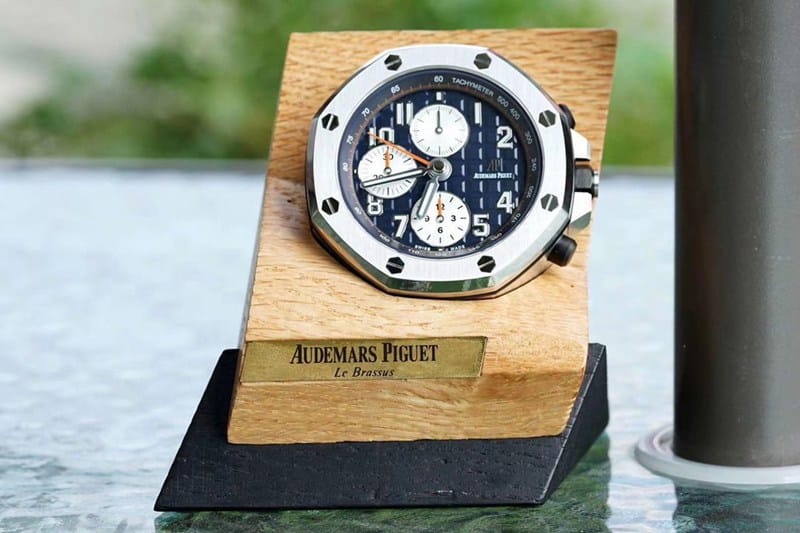Audemars Piguet desk clock replicaRoyal Oak offshore 26470 desk clock ornament alarm clock front view