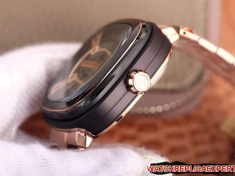 Seven day display five watch SEVENFRIDAY/automatic movementmen's watch Swiss steel bracelet large dialrose gold color side view