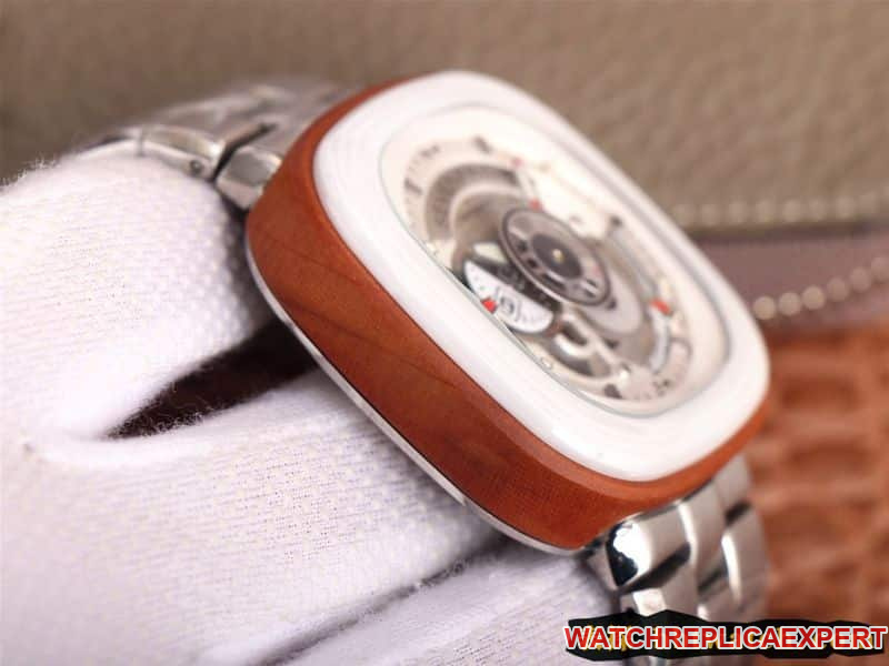 seven day display five watch SEVENFRIDAY/automatic movementmen's watch Swiss steel bracelet large dial white side view