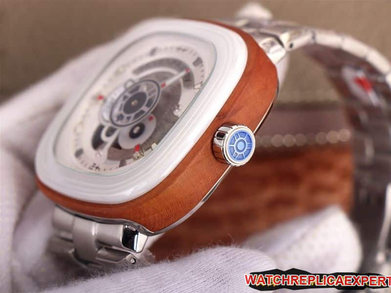 seven day display five watch SEVENFRIDAY/automatic movementmen's watch Swiss steel bracelet large dial white detail shots
