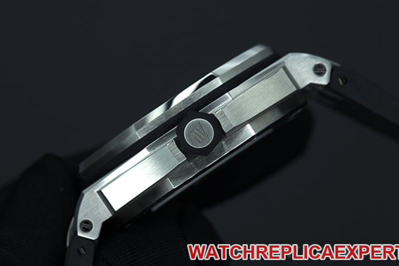 Audemars Piguet15710 Royal Oak Offshore Translucent Lume Mechanical Watch Side View