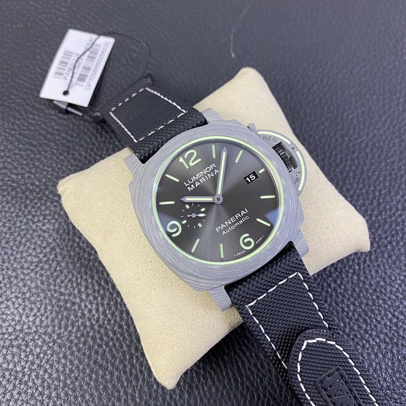 PaneraiPAM1119 super lume 44MMreplica watch front view