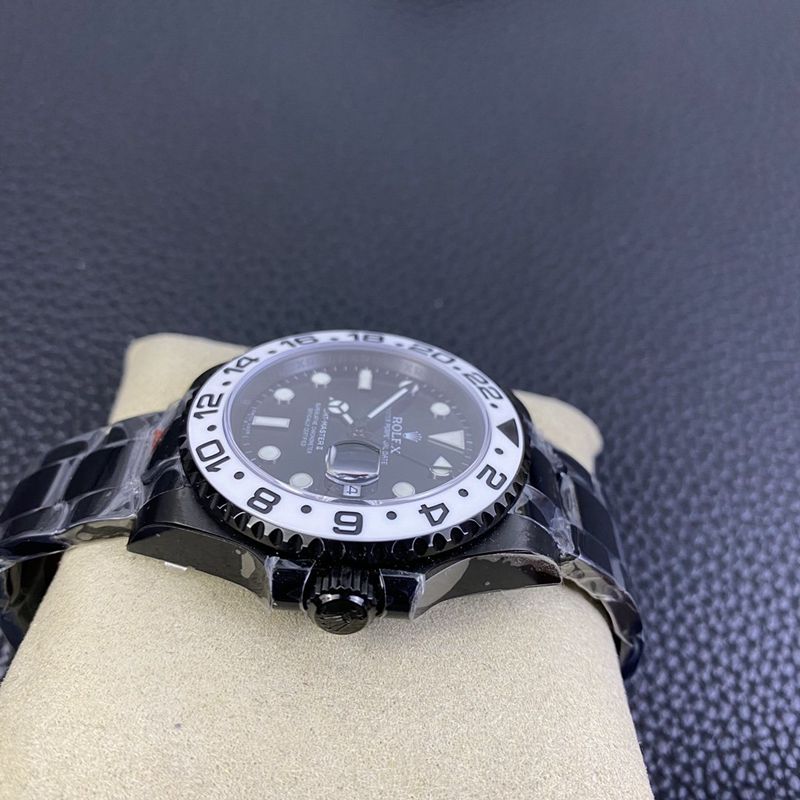 Rolexreplica watch 116710 black and white two-color ceramic dial Black Samurai Oreo side view