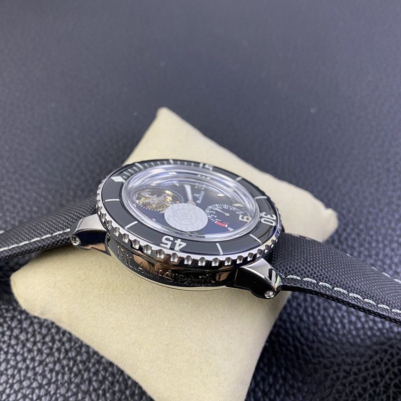 Blancpain Fifty Fathoms Series Ultimate Edition Genuine Tourbillon Men's Watch Watch Side View