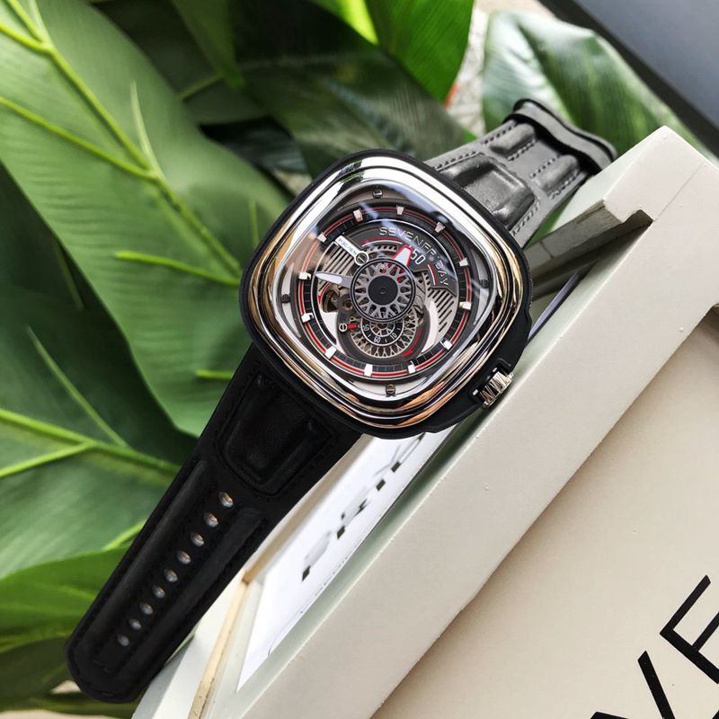 sevenday display fivesevenFRIDAY P3C/01 watch watch front view