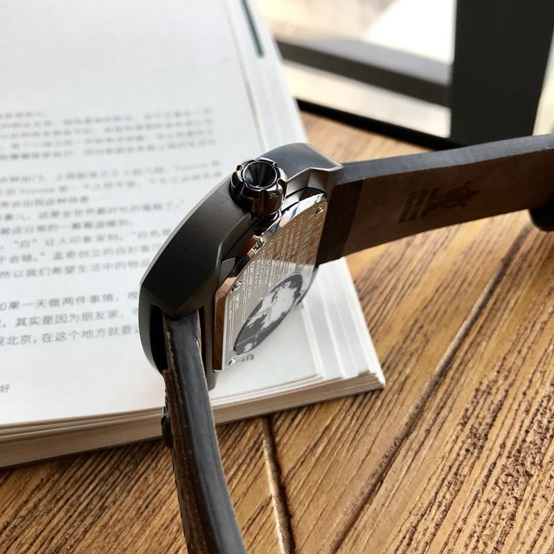 sevenday displayfive watchSevenfridayautomatic movementmen's watchside view