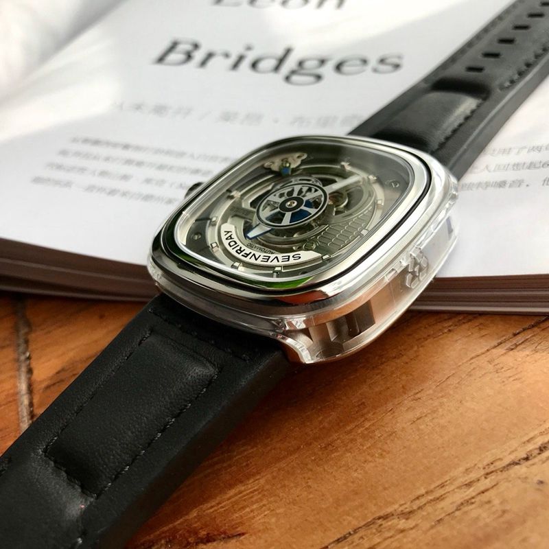 Seven day display five watch SEVENFIRDAYS1/01 full automatic movement watch side view