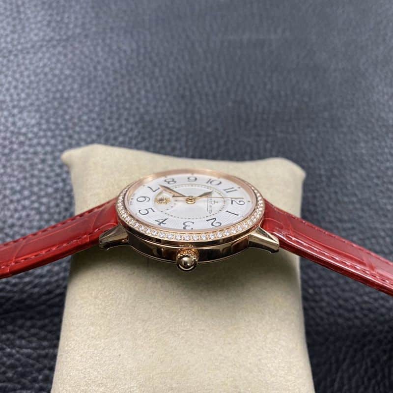 Side view of Jaeger-LeCoultrereplica watch dating series women's rose gold watch