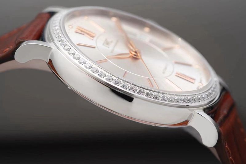 IWCreplica watch masterpiece, women’s model Portofino extremely elegant watch side view