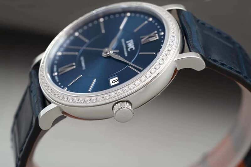 IWCreplica watch women's model Portofino extremely elegant ladies' watch side view