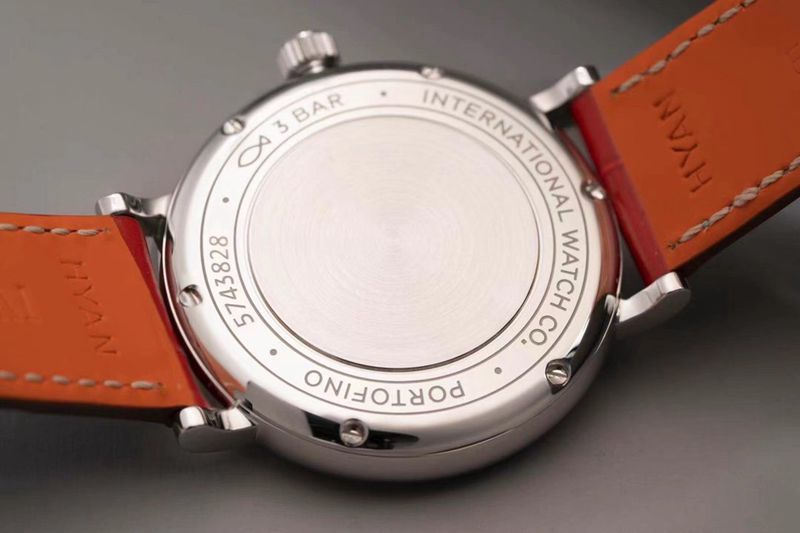 IWC's masterpiece women's watch Portofino top-tierladies' watch back cover picture