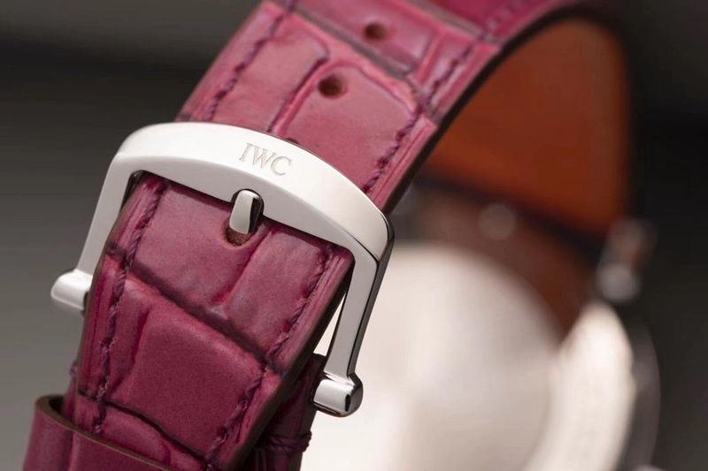 IWC's masterpiece women's model Portofino watch clasp picture
