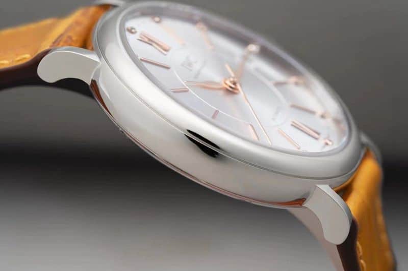 IWCsuper watch women's model Portofino extremely elegant ladies' watch side view