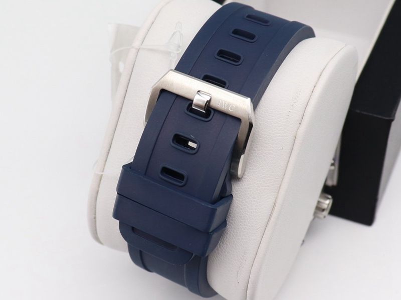 Universal collectible watches Marine Chronograph Collection Watch Buckle Diagrams