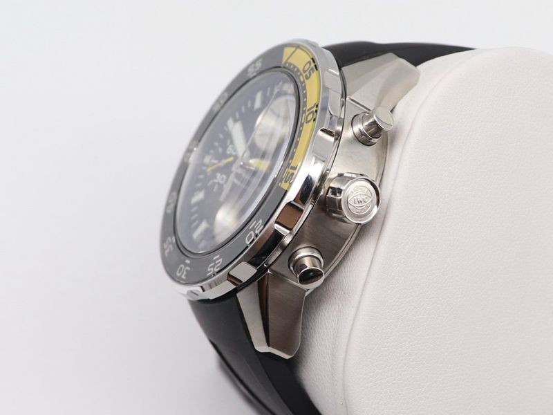 Side view of the Universal collectible watches Aquatimer series watch