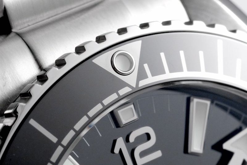 Omega watch Seamaster 600m ladies' watch 39.5MM watch detail shots