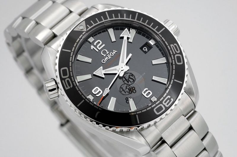 Omega watch Seamaster 600m ladies' watch 39.5MM watch front view