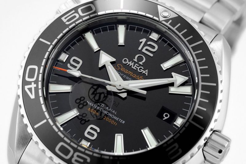 Omega watch Seamaster 600m ladies' watch 39.5MM watch front view