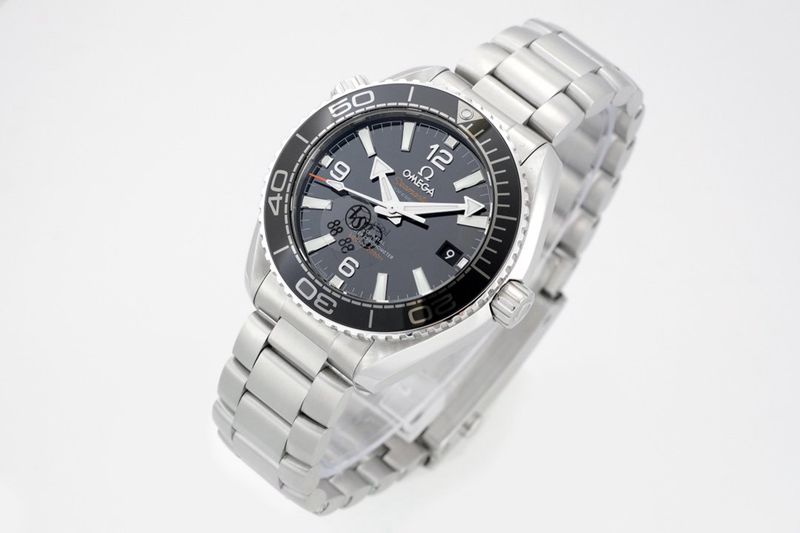 Omega watch Seamaster 600m ladies' watch 39.5MM watch front view