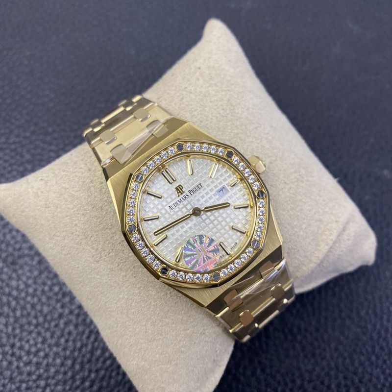 Audemars Piguetreplica watch women's Royal Oak67650 series yellow gold white dial watch front view