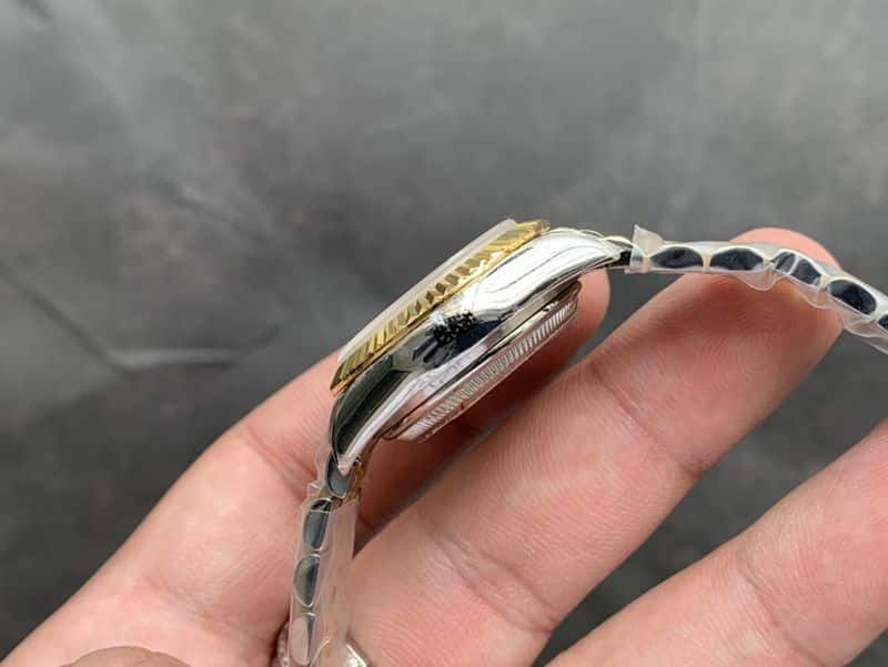 Rolexreplica watch gold Datejust 28mm women's watch side view