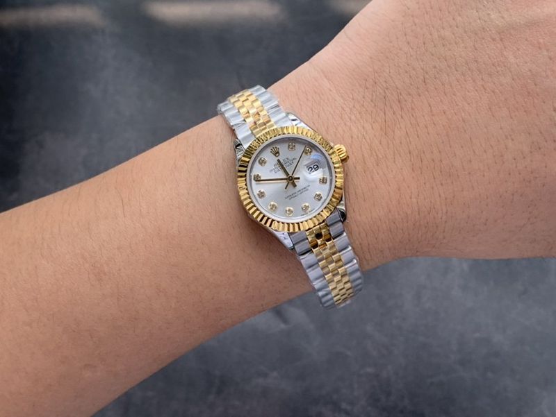 Rolexreplica watch gold Datejust 28mm women's watch front view