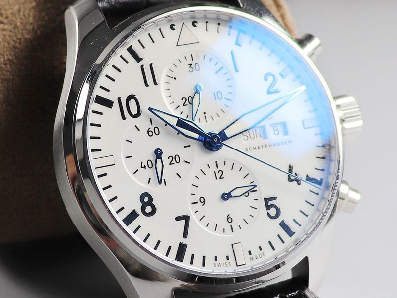 Front view of the Universal collectible watches IWC 3777 Pilot's Watch Chronograph Collection