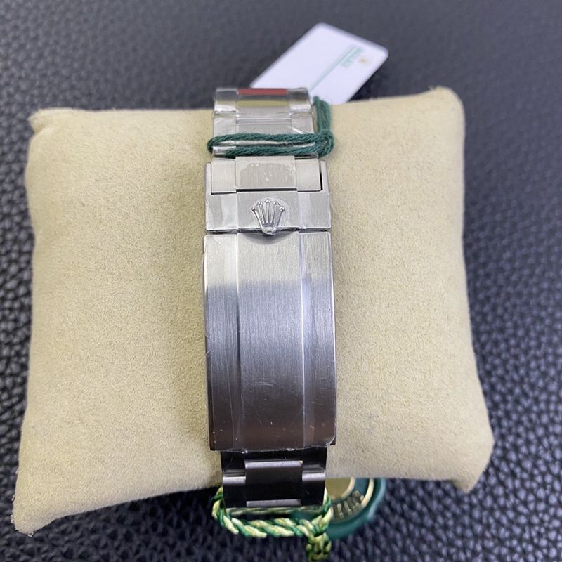 Rolexreplica watch Black Submariner watch clasp picture