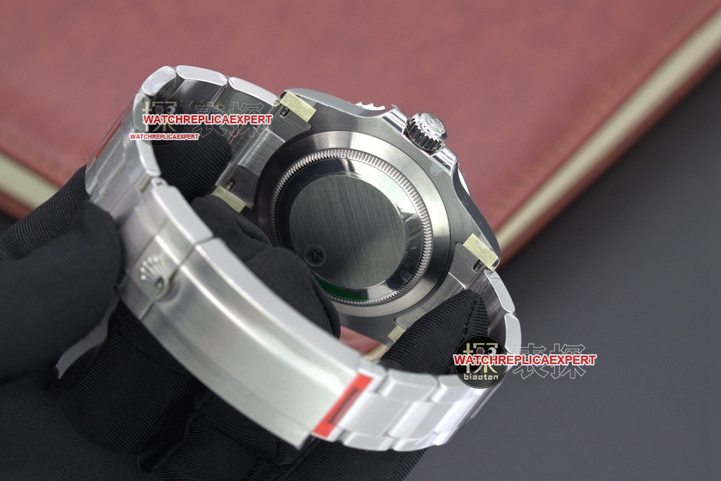 Rolexreplica watch Black Submariner watch clasp picture