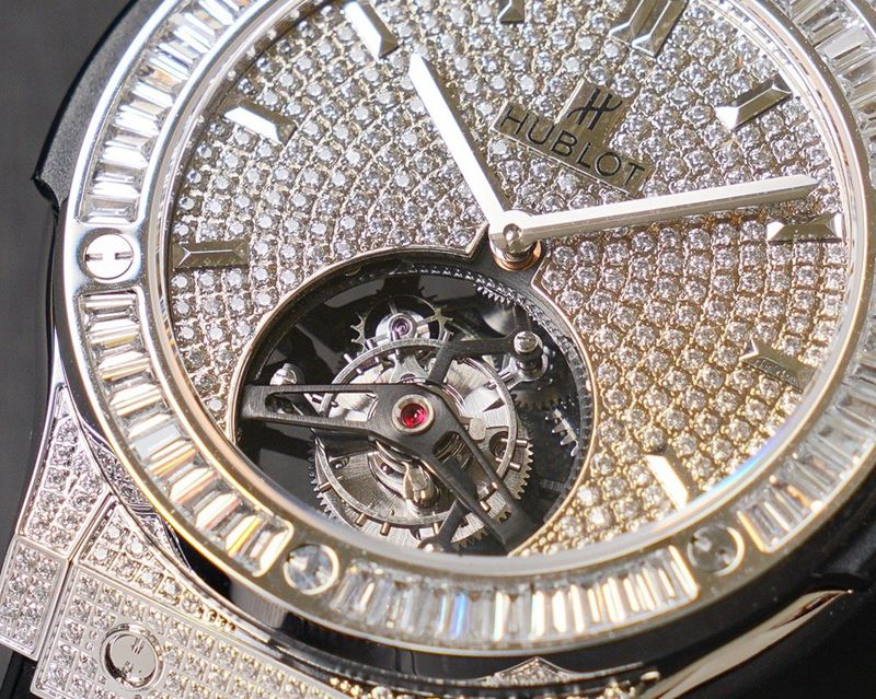 Hublotreplica watch CLASSIC FUSION series tourbillon watch detail shots