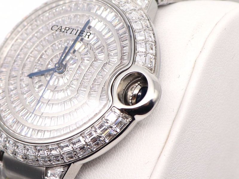 Cartier collectible watches Cartier Blue Balloon Square Diamond Full Star Watch Detailed Pictures