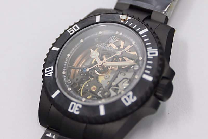 Rolexreplica watch SUBSubmariner back diamond customized version watch front view
