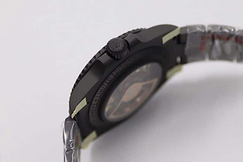 Rolexreplica watch SUBSubmariner back diamond customized version watch side view