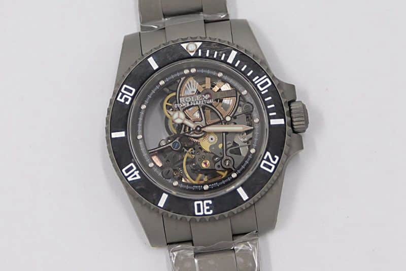 Rolexreplica watch SUBSubmariner back diamond customized version watch front view