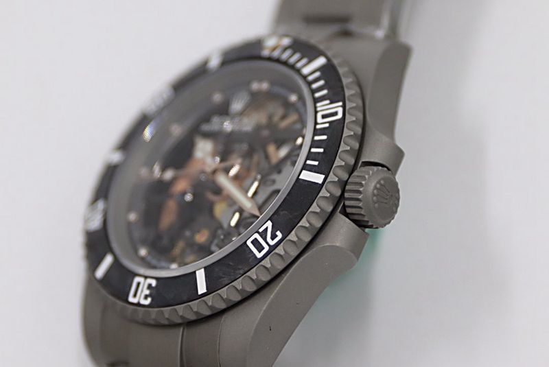 Rolexreplica watch SUBSubmariner back diamond customized version watch side view
