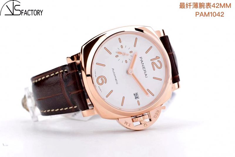 Paneraisuper watch Luminor Due small red gold 42MM watch front view