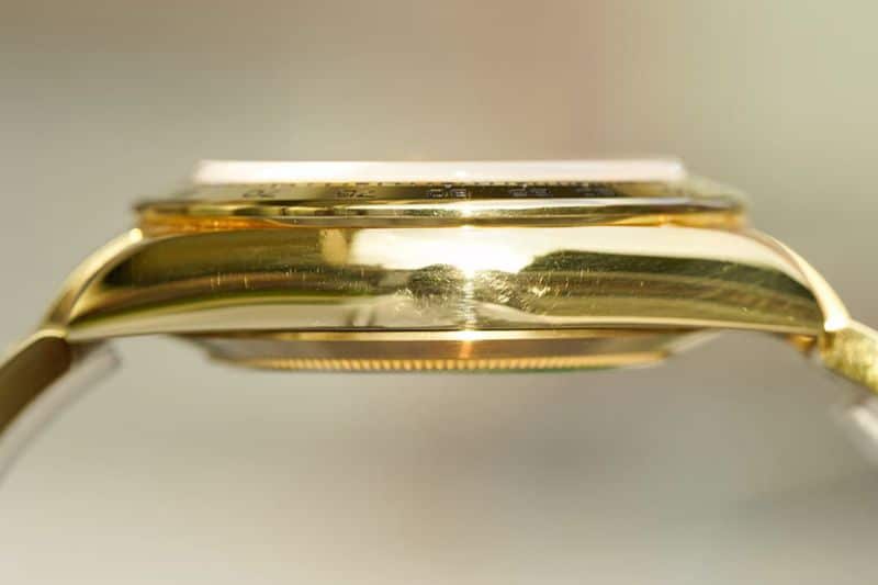 Rolexreplica watch Cosmograph Daytona all gold series watch side view