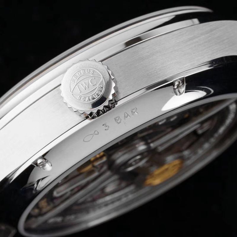 IWCIWC high-quality watch Portuguese series annual calendar men's mechanical watch side view