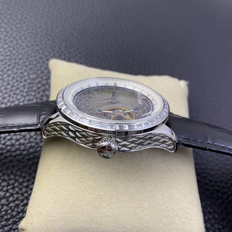Jaeger-LeCoultre watch master series orbital flywheel men's mechanical watch side view