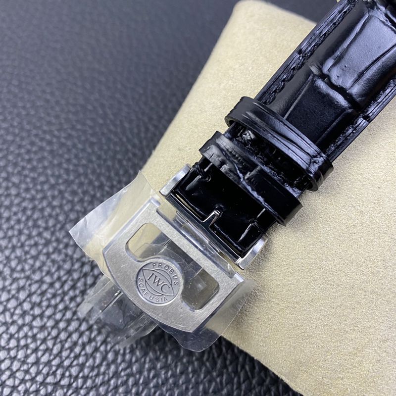 YL Factory IWC Watch Portuguese Automatic Small Seconds Men's Mechanical Wristwatch Buckle Pictures