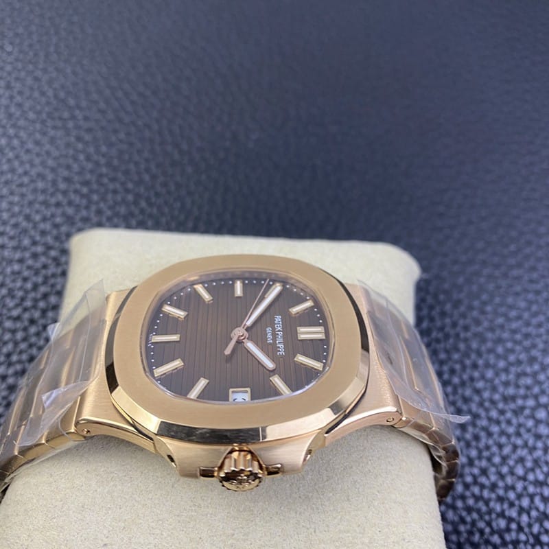 3K Factorytop-tierPatek Philippereplica watch Nautilus324SC ultra-thin mechanical rose gold coffee tray side view
