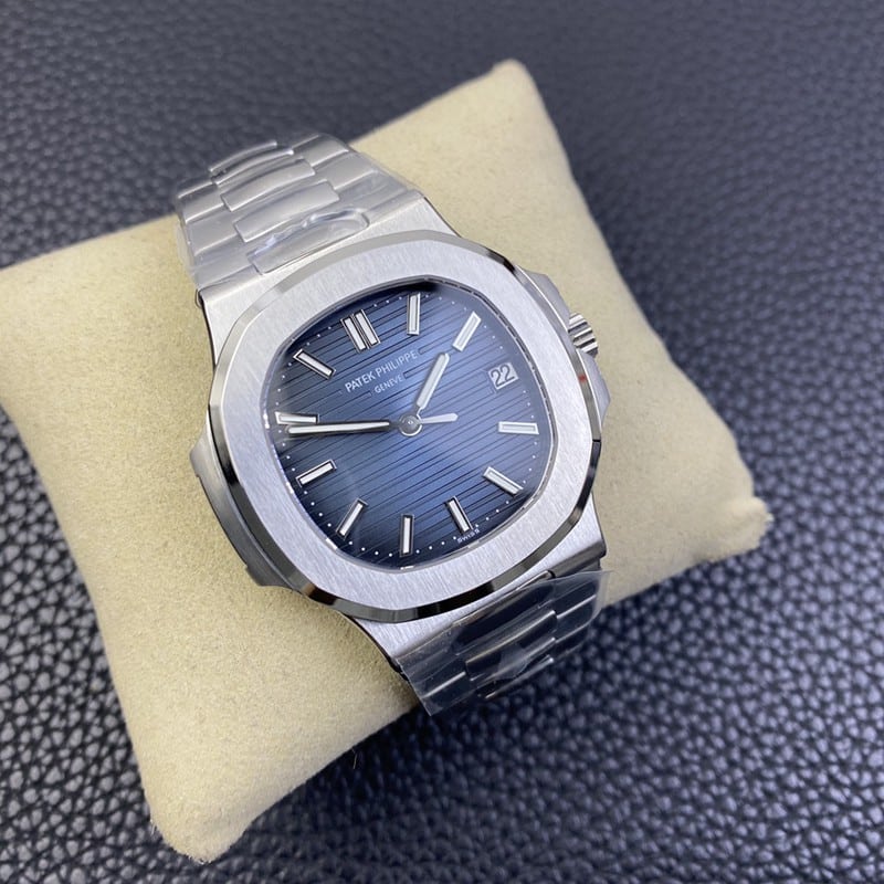 3K Factorytop-tierPatek Philippereplica watch Nautilus324SC ultra-thin mechanical white steel blue dial front view