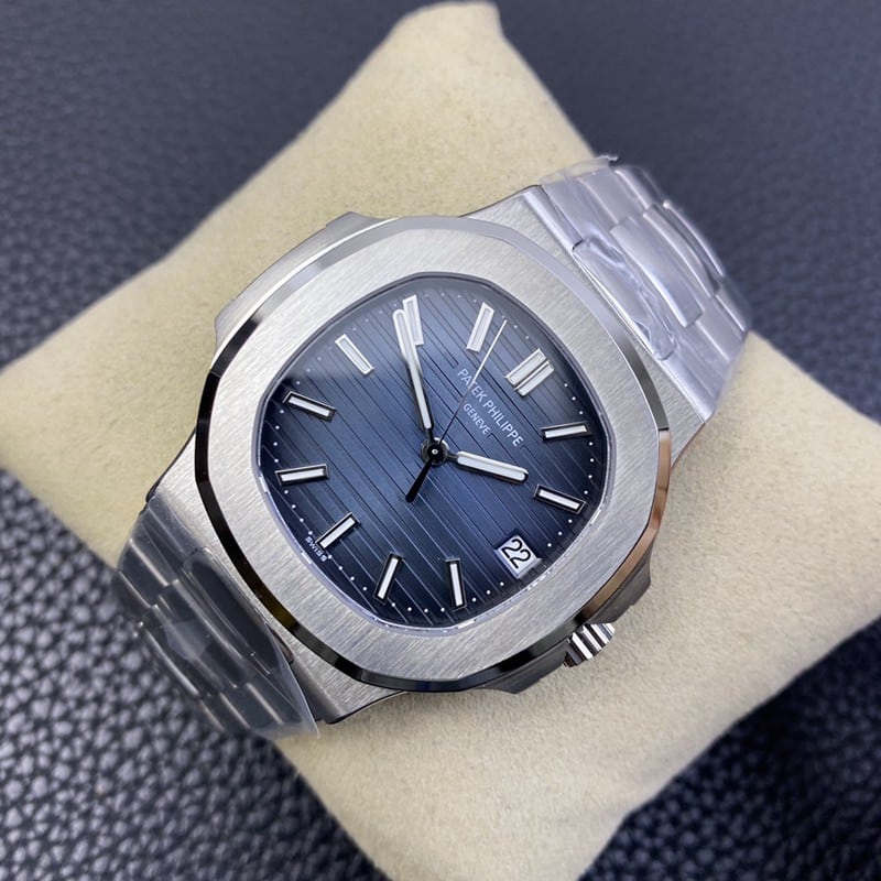 3K Factorytop-tierPatek Philippereplica watch Nautilus324SC ultra-thin mechanical white steel blue dial front view
