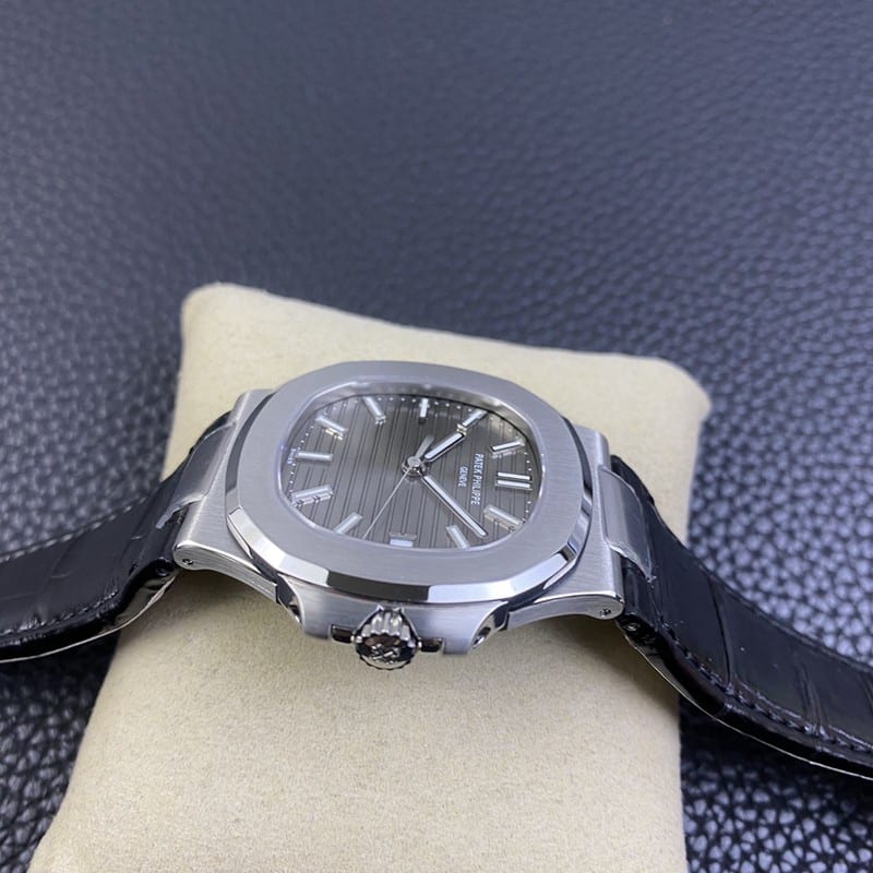 3K Factorytop-tierPatek Philippereplica watch Nautilus324SC ultra-thin mechanical gray plate alligator leather side view