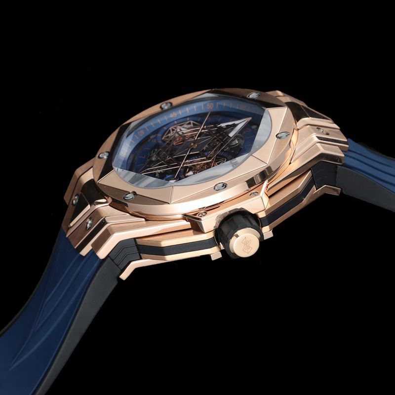 HublotHublothigh-quality watch new BigBangSangBleuII tattoo men's mechanical watch side view