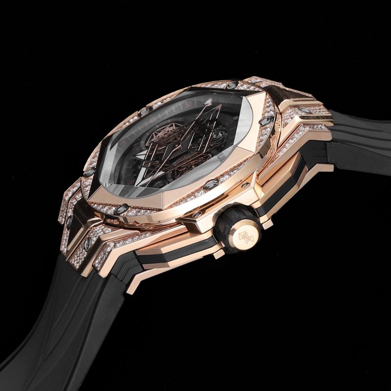 HublotHublothigh-quality watch brand new BigBangSangBleuII tattoo men's mechanical watch side view