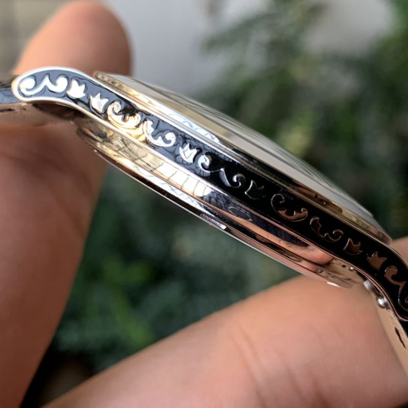 Patek Philippereplica watch 5088 series engraved men's mechanical watch side view