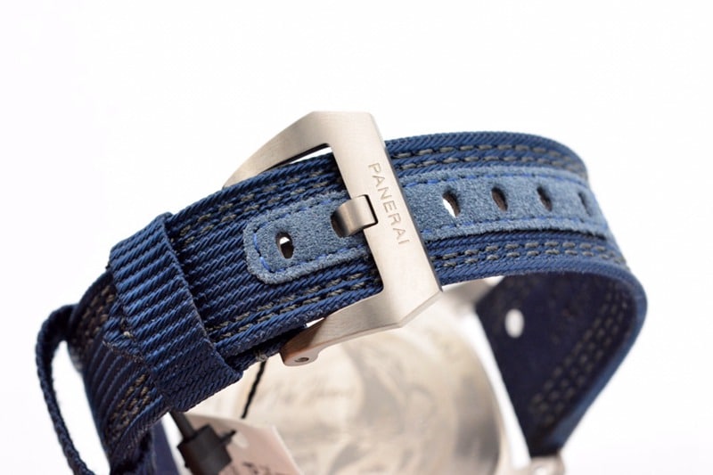 VS Factorytop-tier replicaPanerai new PAM985 diameter 47MM resin fiber cloth strap watch clasp picture