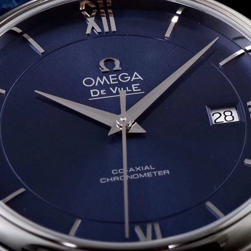Omegasuper watch disc flying business series men's mechanical ultra-thin watch blue leather blue face detail shots